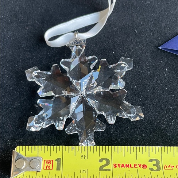 SWAROVSKI 2012 Annual Star Crystal Christmas Ornament #1125019 - Picture 10 of 10